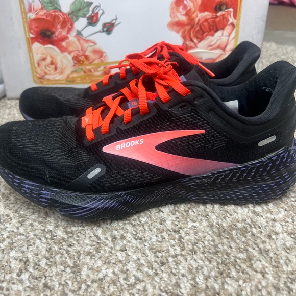 Brooks Shoes - Brooks Black Sneakers with Bright Coral Logo and Red Laces